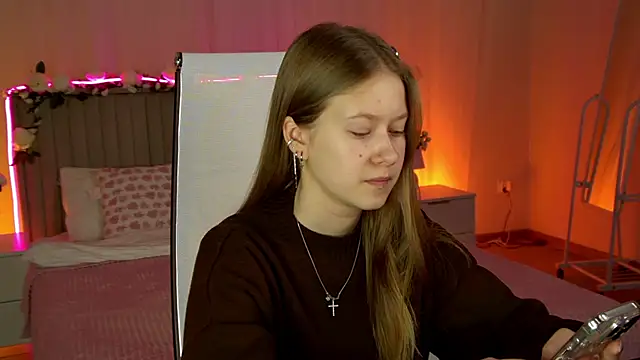 EveMundie online show from February 12, 2026, 6:30 am