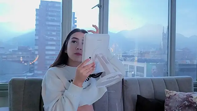 Ivanna West online show from December 1, 2025, 11:48 am