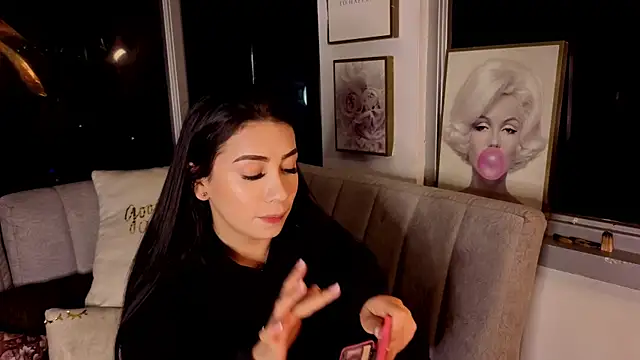 Ivanna West online show from December 17, 2025, 10:10 am