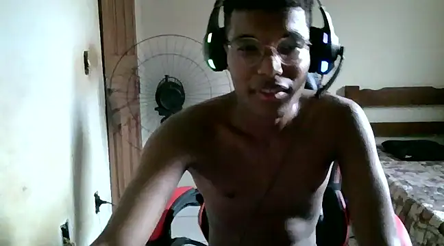 Snapshot of pauzudobr4 chatting on February 15, 2025, 2:33 pm pauzudobr4 online show from February 15, 2025, 2:33 pm