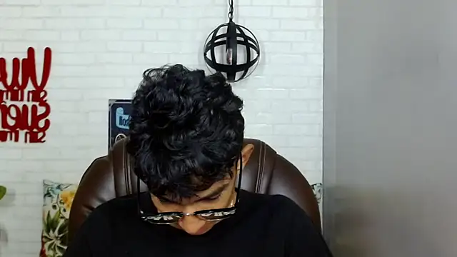 Snapshot of Martin_Linares chatting on March 3, 2025, 1:53 pm Martin Linares online show from March 3, 2025, 1:53 pm