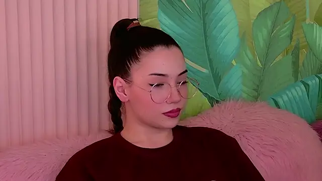 Alice Deleon online show from April 12, 2026, 11:37 am