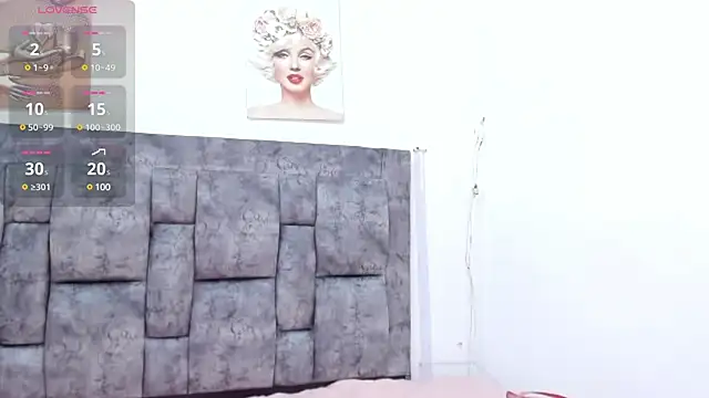 Snapshot of Chloe_diamondss chatting on March 21, 2025, 3:44 am Chloe diamondss online show from March 21, 2025, 3:44 am