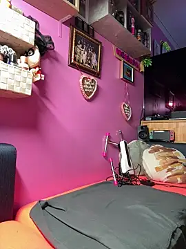 sexymelli18 online show from December 2, 2025, 6:25 pm