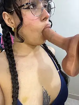 Emma Winslow online show from October 9, 2025, 6:11 am