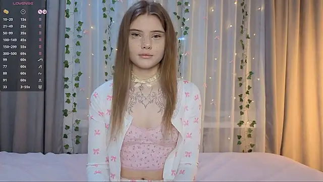 CarolinePepper online show from March 11, 2026, 2:12 pm