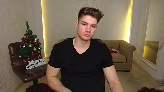 MaxKaiden online show from December 23, 2025, 6:11 am