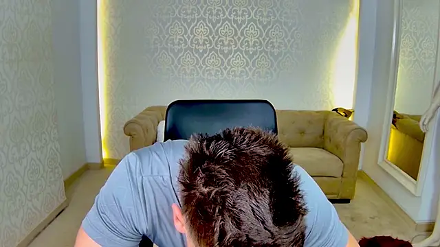 MaxKaiden online show from April 15, 2026, 6:09 am