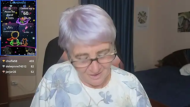 Sandra Snowflake online show from October 6, 2025, 4:48 pm