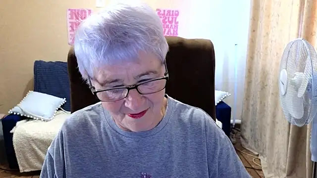 Sandra Snowflake online show from June 19, 2026, 4:17 am