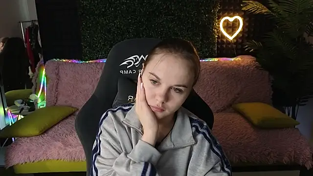 Dyna bae online show from September 14, 2025, 1:49 am