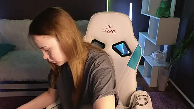 Dyna bae online show from September 28, 2025, 1:44 am