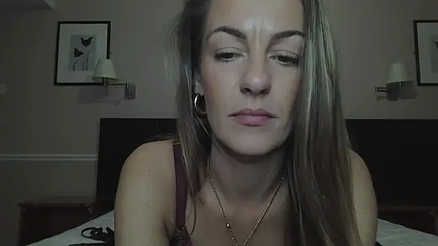 Edenfox- online show from March 17, 2025, 4:33 pm