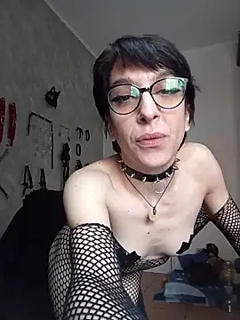 Snapshot of MirianaB chatting on February 24, 2025, 8:17 am MirianaB online show from February 24, 2025, 8:17 am