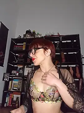 Snapshot of MirianaB chatting on November 17, 2025, 6:03 pm MirianaB online show from November 17, 2025, 6:03 pm