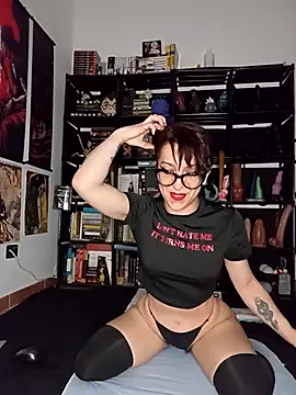 MirianaB online show from January 7, 2026, 10:23 pm