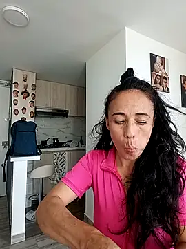 Coeur de luxure online show from September 24, 2025, 7:39 pm