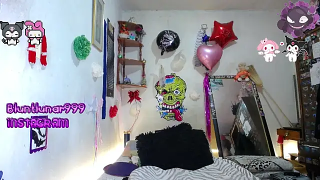 purplekattlyn online show from March 5, 2025, 11:05 pm