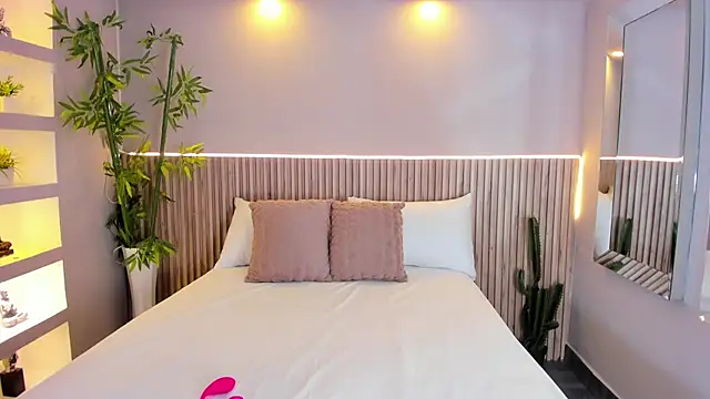 GeorginaReyes online show from October 6, 2025, 10:51 pm