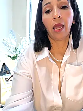 Mrsvictoriaaa online show from November 15, 2025, 7:21 pm