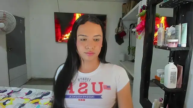 Snapshot of Ladyy_Sweet22 chatting on January 14, 2026, 5:13 am Ladyy Sweet22 online show from January 14, 2026, 5:13 am