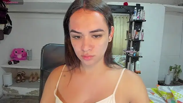 Snapshot of Ladyy_Sweet22 chatting on April 4, 2026, 2:47 pm Ladyy Sweet22 online show from April 4, 2026, 2:47 pm