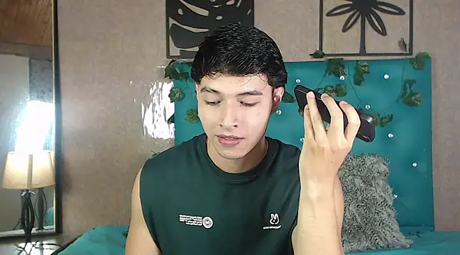 LiamAndrewzz online show from February 23, 2025, 12:08 am