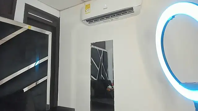 Snapshot of Rubyxht chatting on October 7, 2025, 12:35 pm Rubyxht online show from October 7, 2025, 12:35 pm