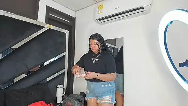 Snapshot of Rubyxht chatting on October 18, 2025, 12:50 pm Rubyxht online show from October 18, 2025, 12:50 pm