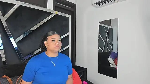 Snapshot of Rubyxht chatting on October 23, 2025, 12:37 pm Rubyxht online show from October 23, 2025, 12:37 pm