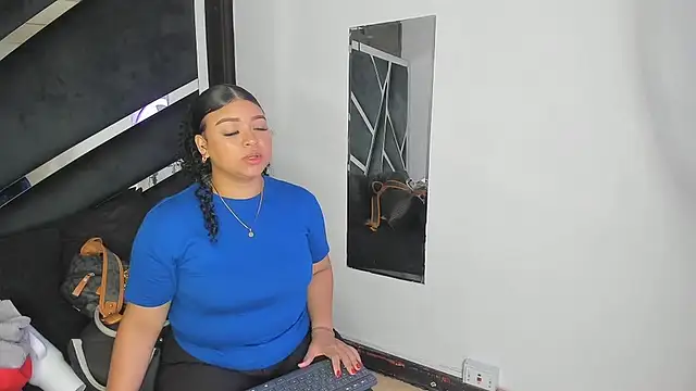 Snapshot of Rubyxht chatting on November 6, 2025, 12:39 pm Rubyxht online show from November 6, 2025, 12:39 pm