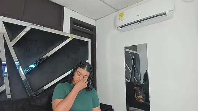 Rubyxht online show from March 18, 2026, 12:52 pm