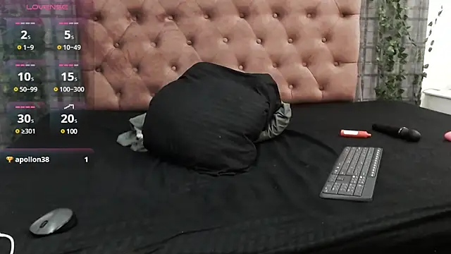 Snapshot of Mia__coluccy chatting on March 3, 2025, 6:59 am Mia coluccy online show from March 3, 2025, 6:59 am