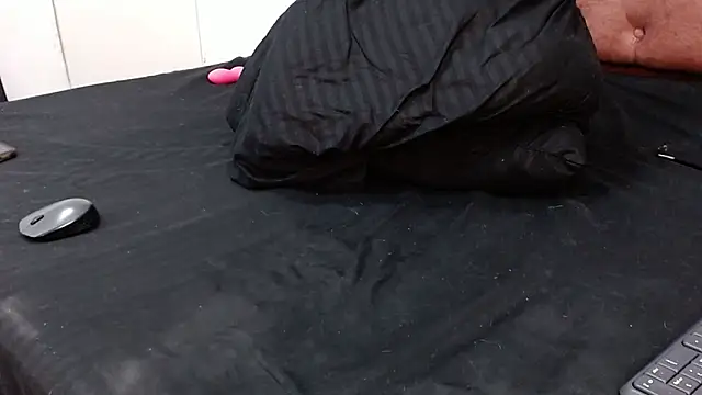 Snapshot of Mia__coluccy chatting on March 5, 2025, 7:16 am Mia coluccy online show from March 5, 2025, 7:16 am