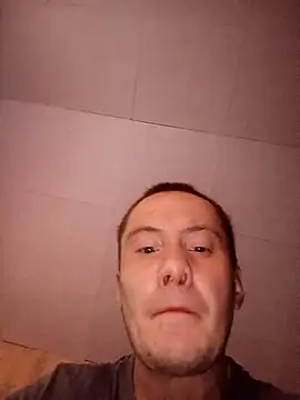 Vajs87 online show from November 3, 2025, 9:21 am