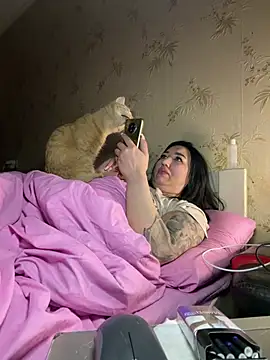 Naughtbaby 2025 online show from April 7, 2026, 12:00 am