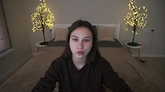 PaigePrado online show from September 26, 2025, 12:42 pm