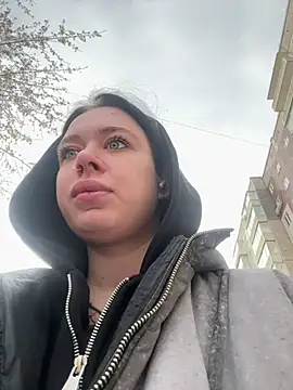 AlishaPrettyBlade online show from March 18, 2026, 7:44 am