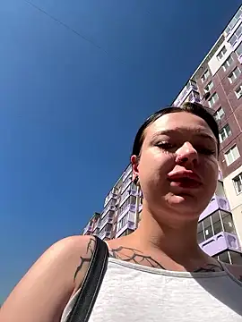 AlishaPrettyBlade online show from June 3, 2026, 3:20 am