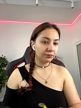 AshleySkott  online show from September 18, 2025, 8:05 am