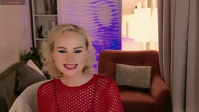 Snapshot of Sandra_Kind chatting on June 10, 2026, 5:39 am Sandra Kind online show from June 10, 2026, 5:39 am