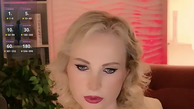 Snapshot of Sandra_Kind chatting on June 19, 2026, 5:34 am Sandra Kind online show from June 19, 2026, 5:34 am