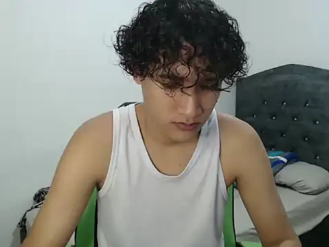 Boy coll online show from May 7, 2026, 5:13 am