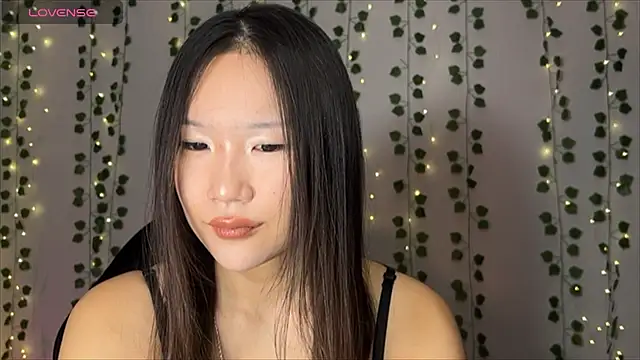 Asian Vi online show from October 18, 2025, 2:18 pm