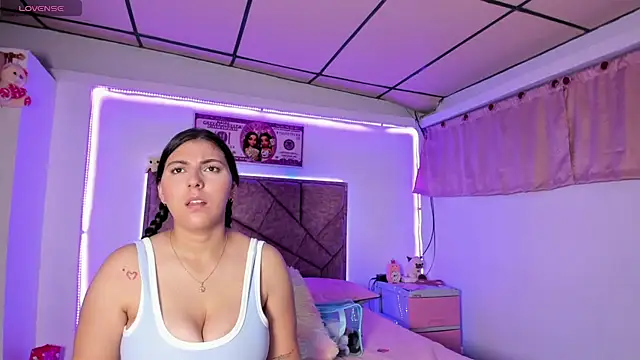 Cristal Smith20 online show from November 27, 2025, 1:18 am