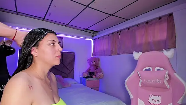 Cristal Smith20 online show from April 10, 2026, 1:49 pm