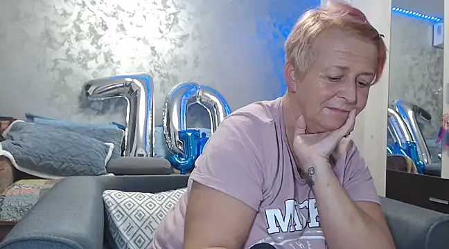 RosesandLillies online show from December 31, 2024, 6:35 pm