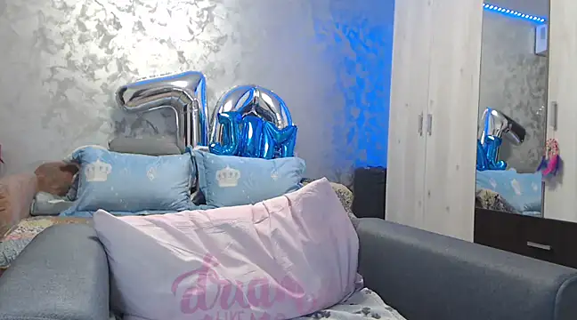 RosesandLillies online show from January 1, 2025, 6:59 pm