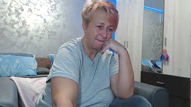 RosesandLillies online show from January 2, 2025, 6:34 pm