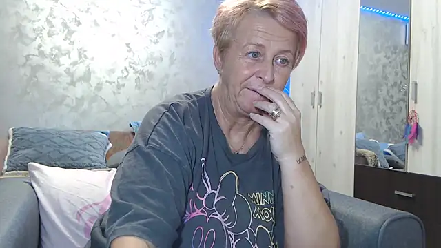 RosesandLillies online show from January 3, 2025, 6:24 pm